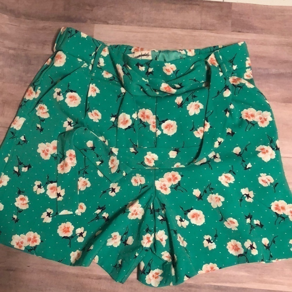 Maison Jules shorts, green floral, med
